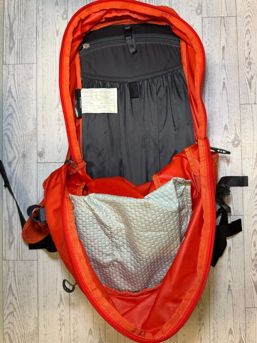 Osprey Packs Hikelite 18 Backpack, Kumquat Orange